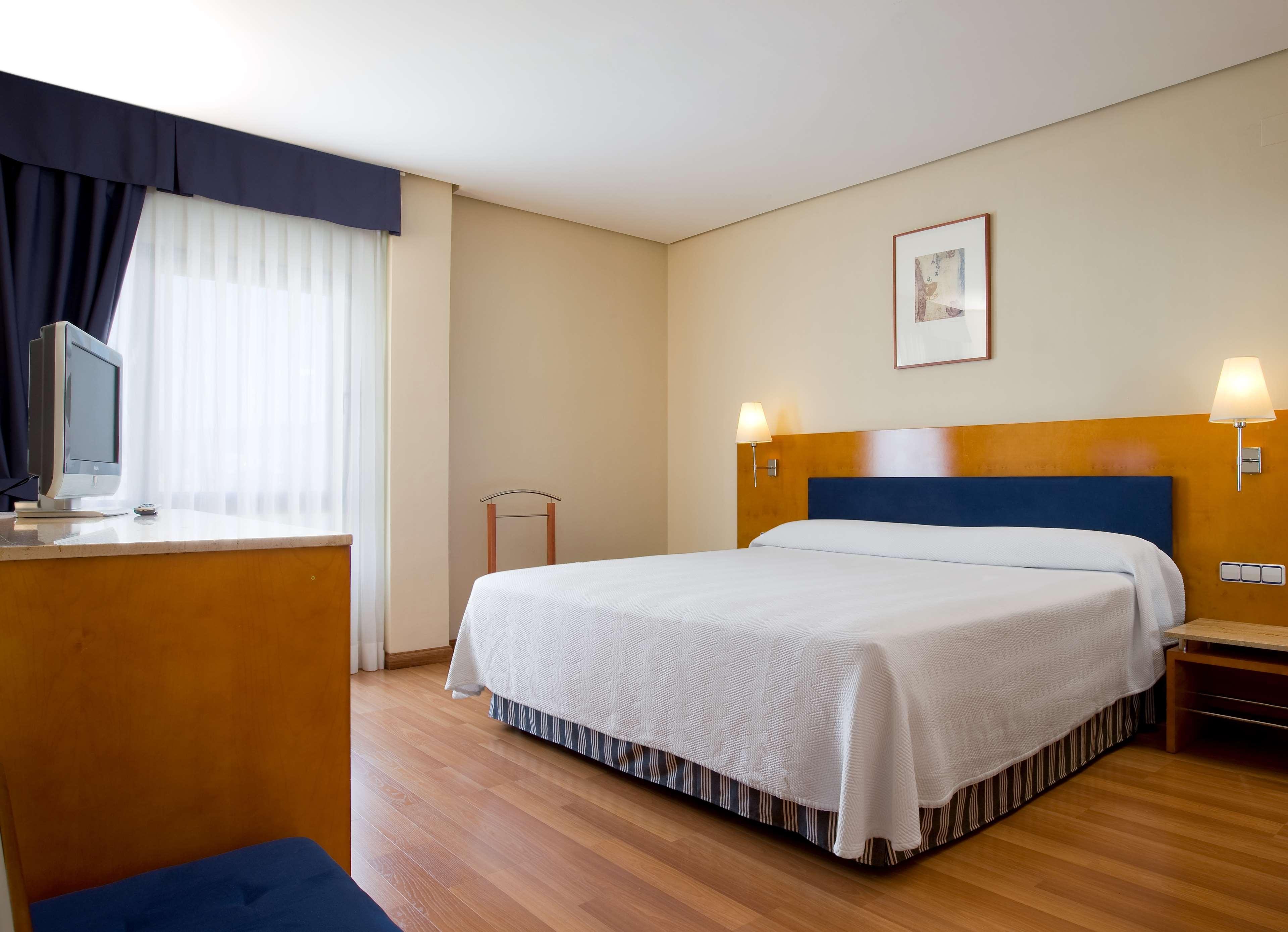 Nh Ciudad De Cuenca Hotell Cuenca  Eksteriør bilde