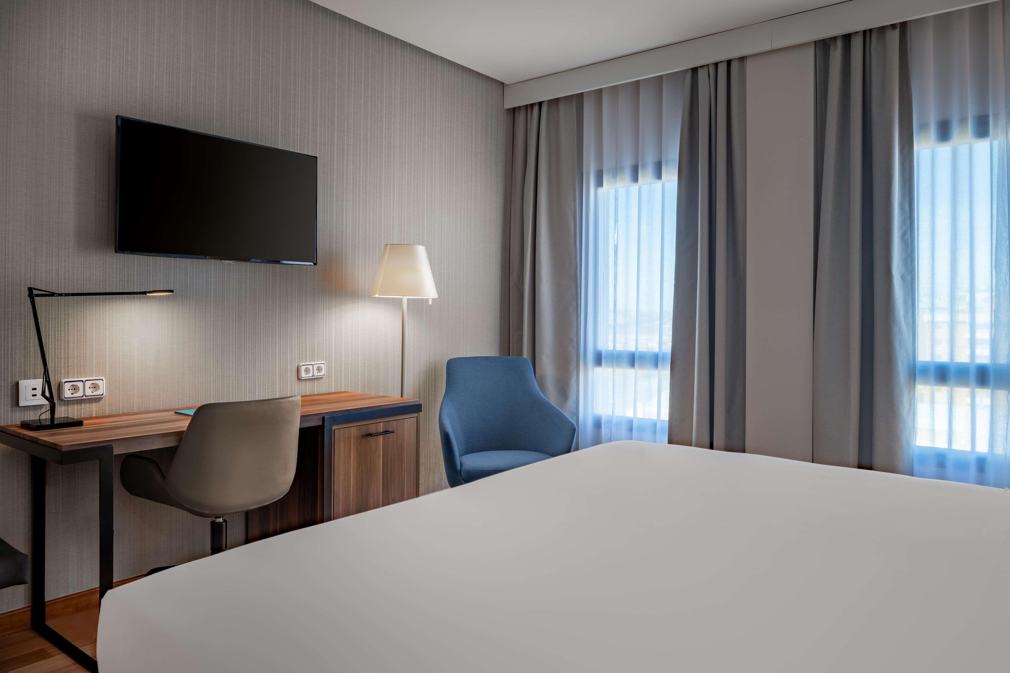 Nh Ciudad De Cuenca Hotell Cuenca  Eksteriør bilde