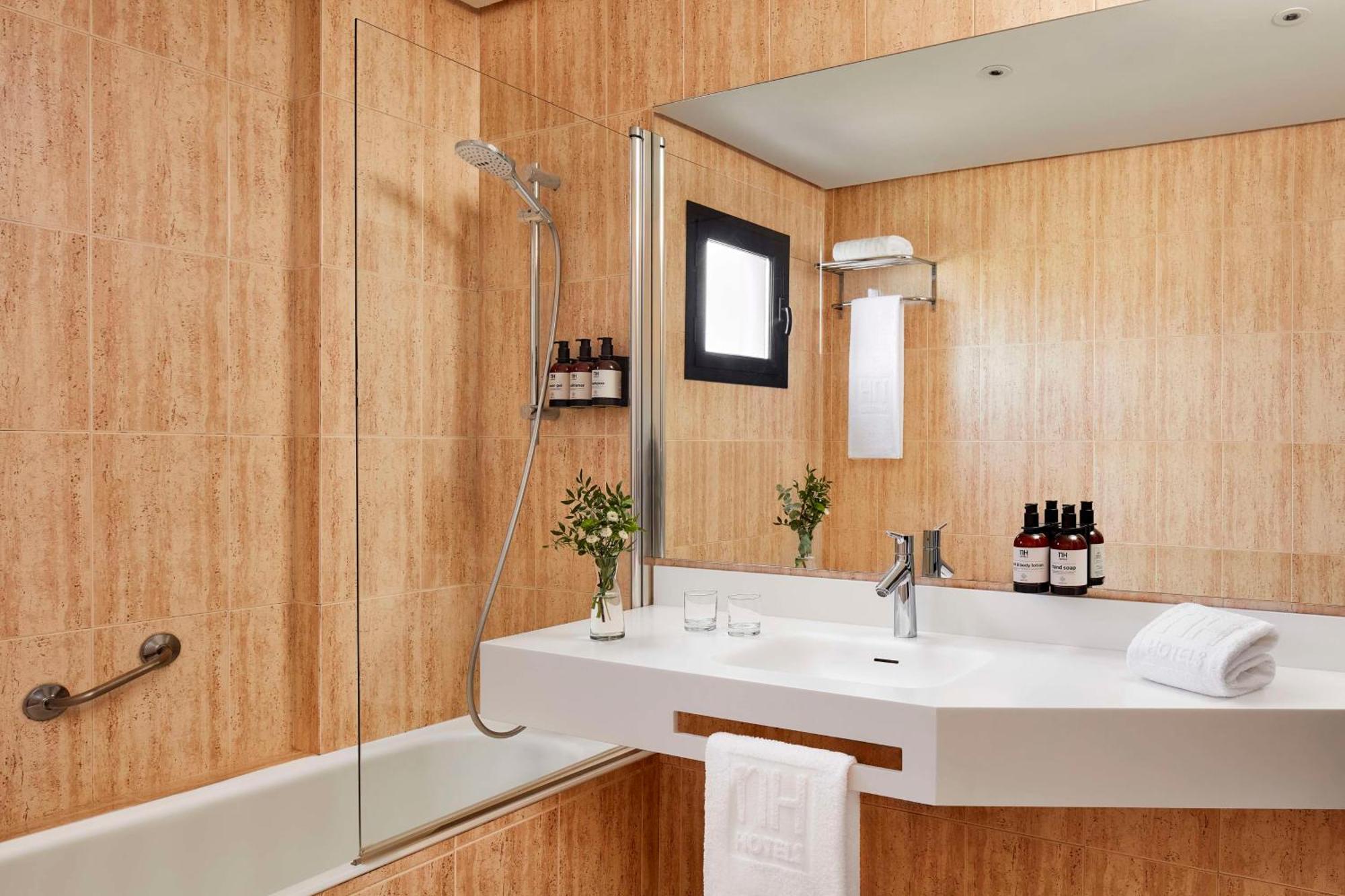 Nh Ciudad De Cuenca Hotell Cuenca  Eksteriør bilde