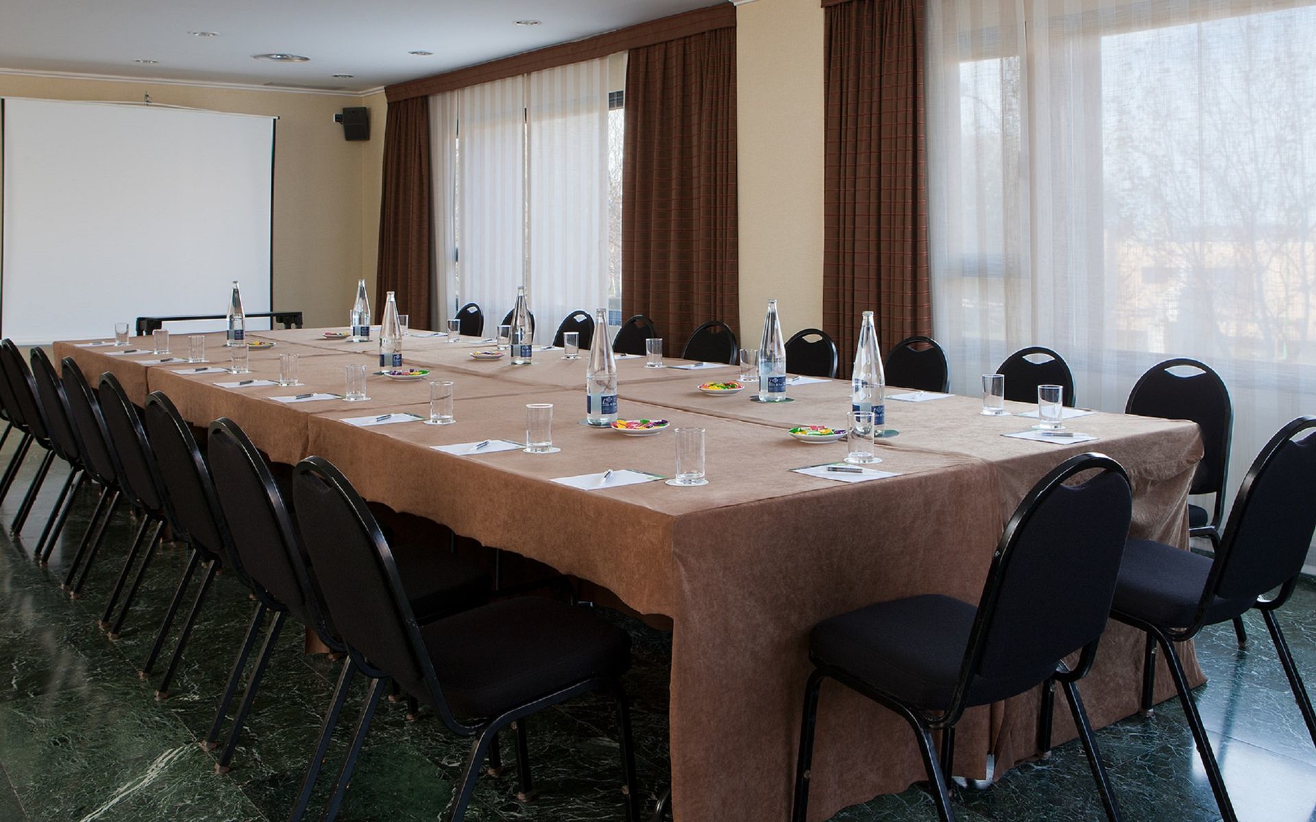 Nh Ciudad De Cuenca Hotell Cuenca  Eksteriør bilde