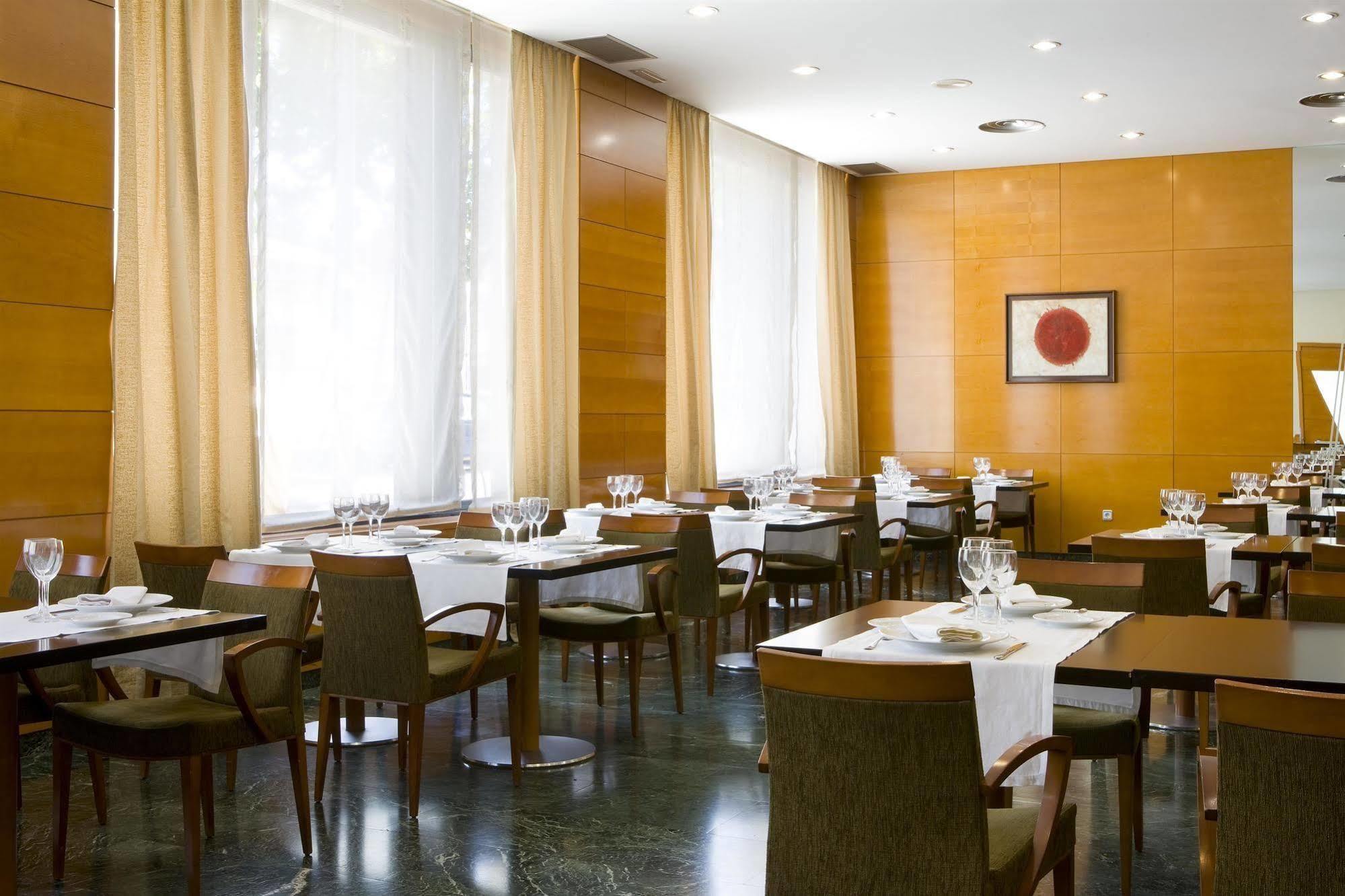 Nh Ciudad De Cuenca Hotell Cuenca  Restaurant bilde
